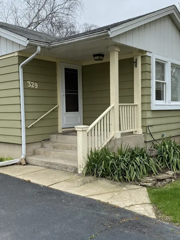329 Douglas RD, Batavia, IL 60510