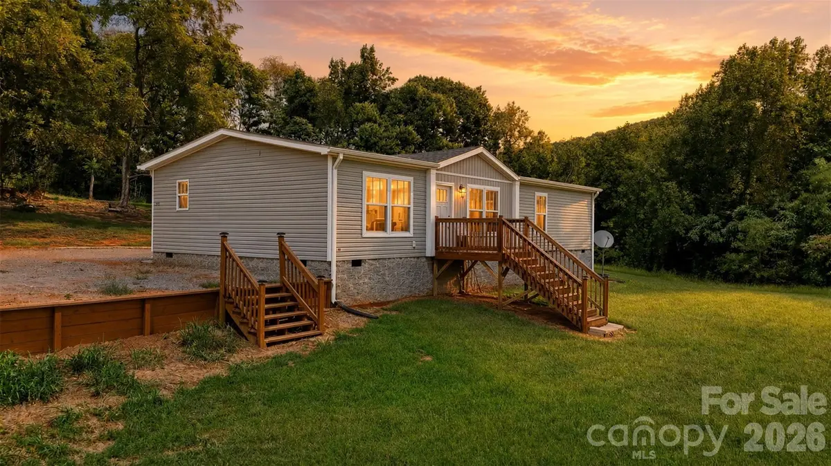 591 Moore LN, Taylorsville, NC 28681