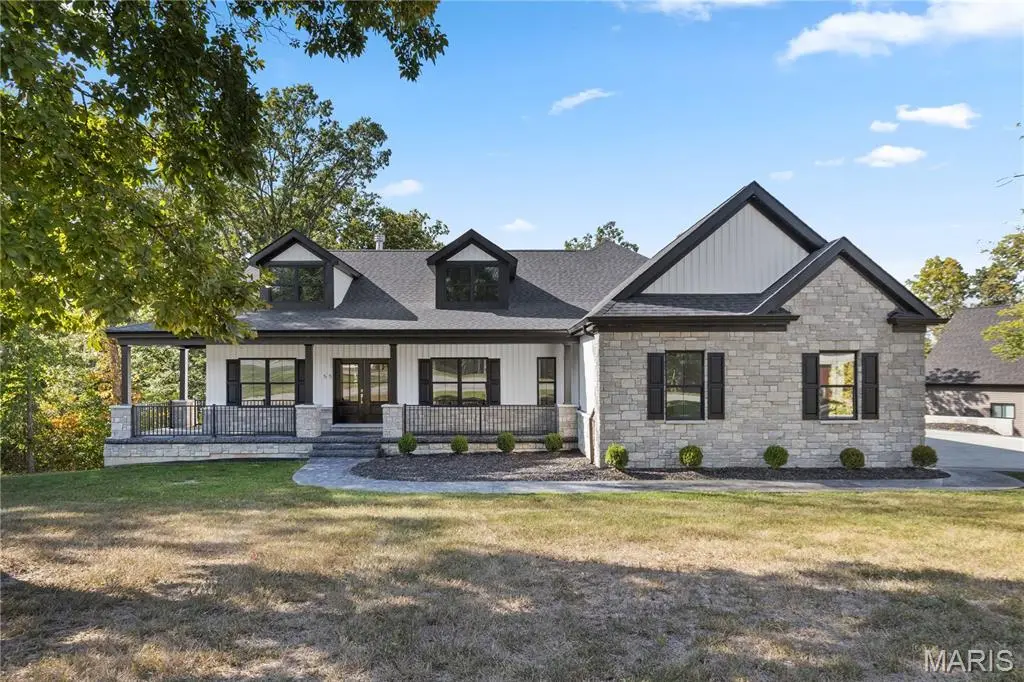 55 Lake Bend DR, Winfield, MO 63389