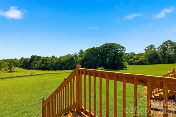 591 Moore LN, Taylorsville, NC 28681