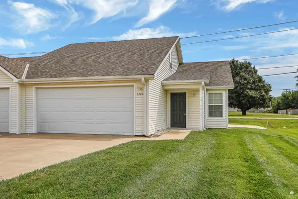 2400 Walden LN, Manhattan, KS 66502