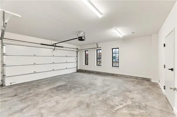 541 E 19th ST, Kansas City, MO 64108