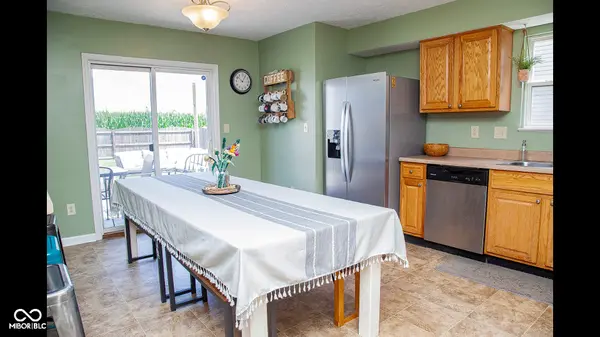 1214 Harvest Ridge CIR, Franklin, IN 46131