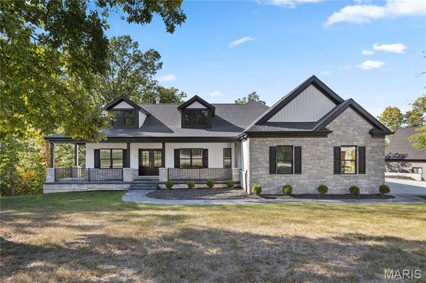 55 Lake Bend DR, Winfield, MO 63389