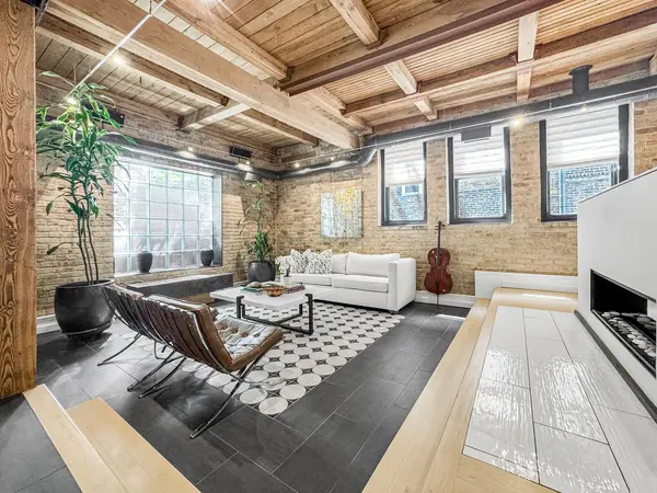 811 W Aldine AVE #6S, Chicago, IL 60657