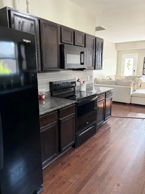 1061 Oakhall Dr, Mount Juliet, TN 37122