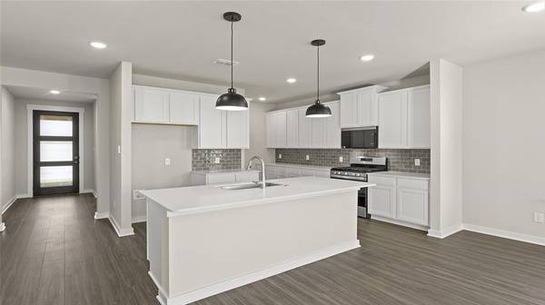 6908 Lincoln Pin Way, Fort Worth, TX 76036