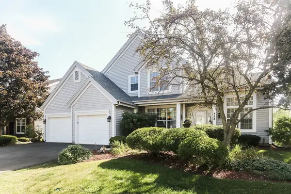 723 Foxmoor LN, Lake Zurich, IL 60047