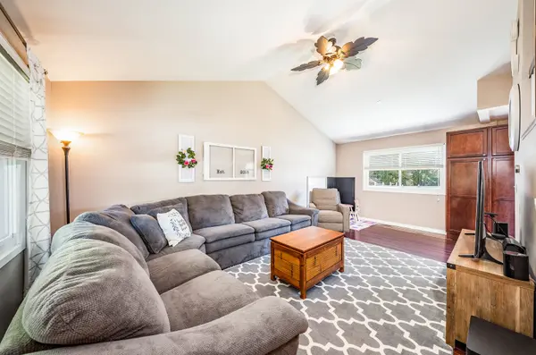 1400 AUBURN AVE, Naperville, IL 60565