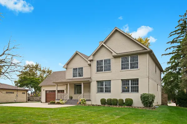 7718 Clarendon Hills RD, Willowbrook, IL 60527