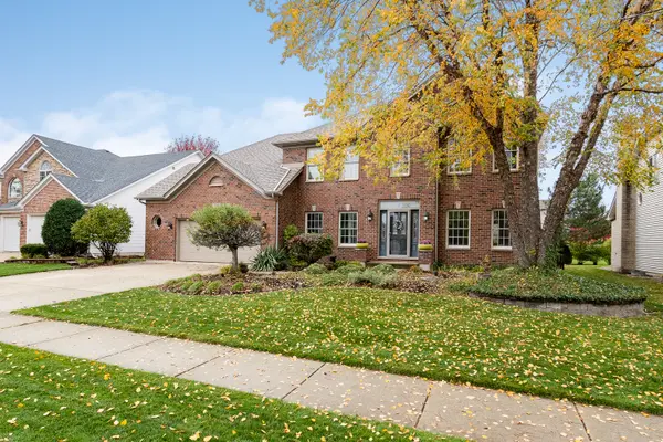 3815 Grassmere RD, Naperville, IL 60564