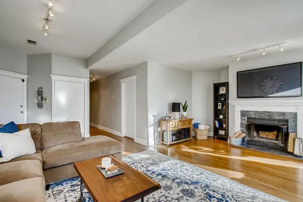 3907 N Sheridan RD #2G, Chicago, IL 60613