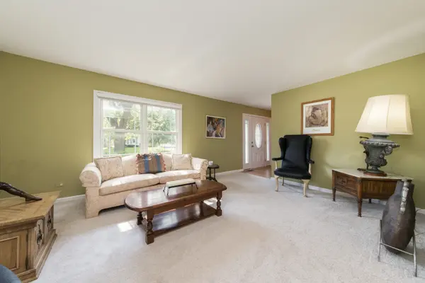 112 Kensington DR, Streamwood, IL 60107