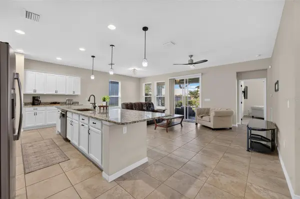 306 ALCOVE DR, Groveland, FL 34736