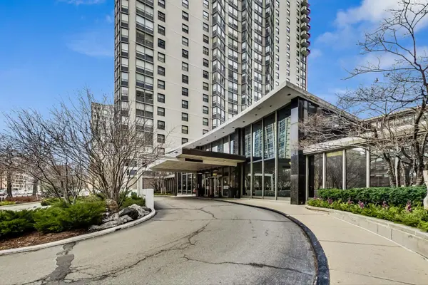 5701 N Sheridan RD #4N, Chicago, IL 60660