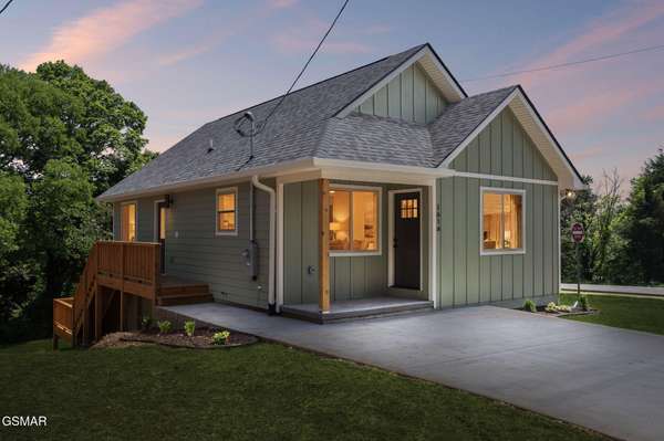 1614 Rugby Avenue, Knoxville, TN 37920