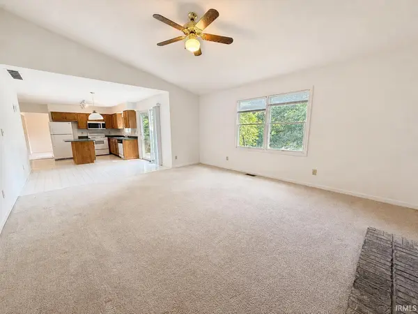 5182 Highland Cove CT, Monticello, IN 47960-1274