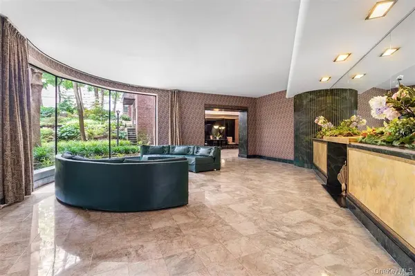 69-10 Yellowstone BLVD #202, Forest Hills, NY 11375
