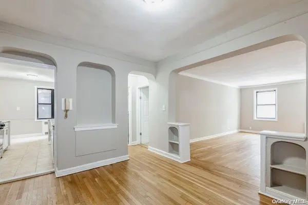 69-10 Yellowstone BLVD #202, Forest Hills, NY 11375