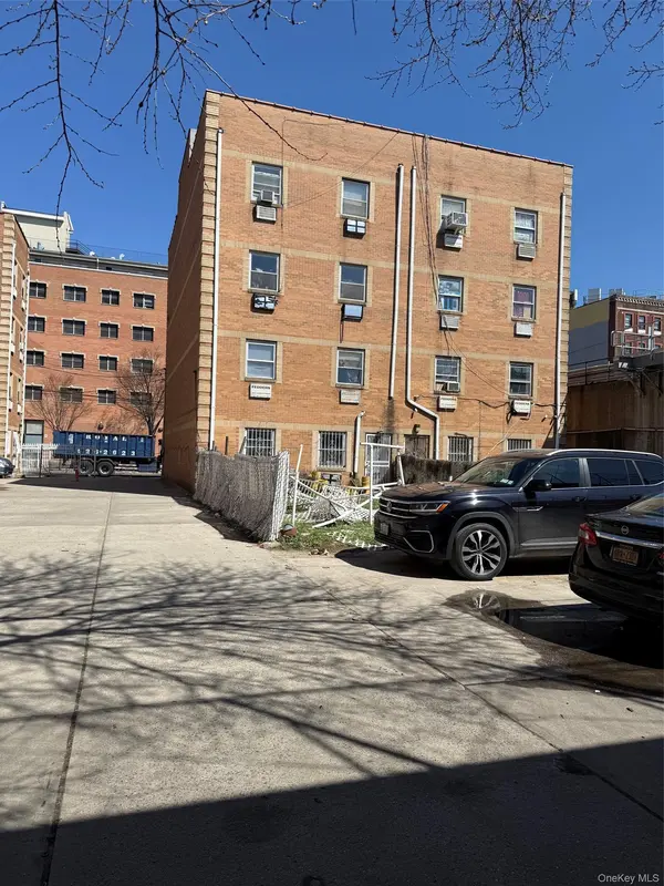 9318 170th ST, Jamaica, NY 11433