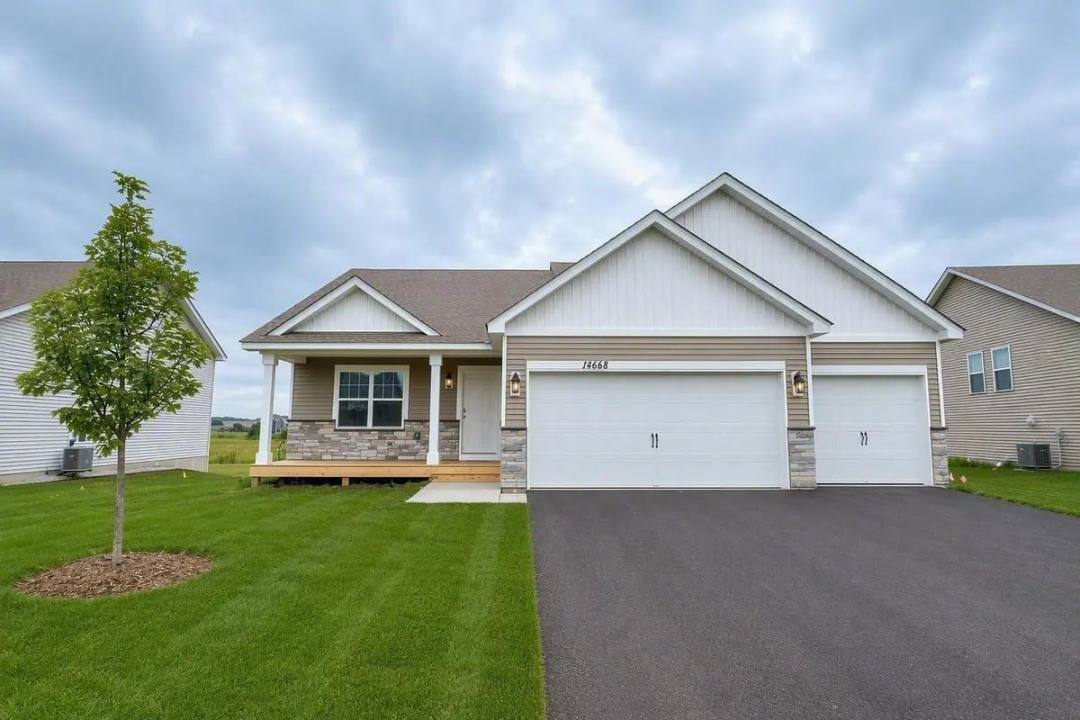 17468 Dulles LN, Lakeville, MN 55044