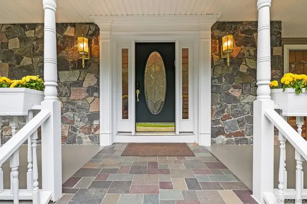 10 Golden RD, Montebello, NY 10901