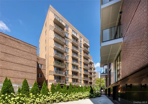 116-11 Curzon RD #4C, Kew Gardens, NY 11418