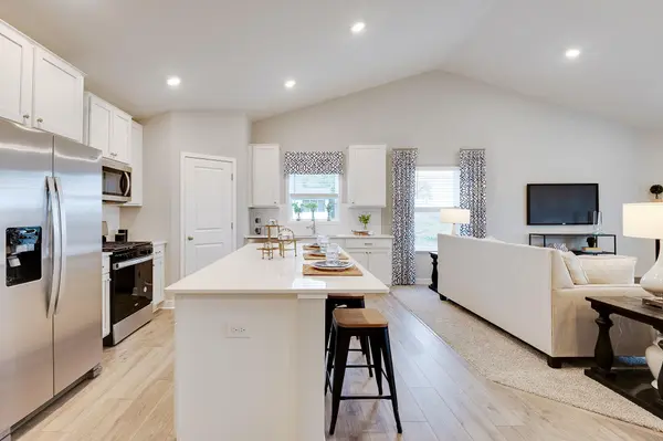 17468 Dulles LN, Lakeville, MN 55044