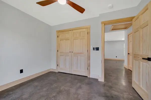 110 Hooper Dr, Charlotte, TN 37036