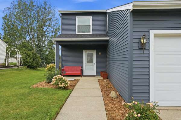 2115 Cortez DR, Kendallville, IN 46755-3008