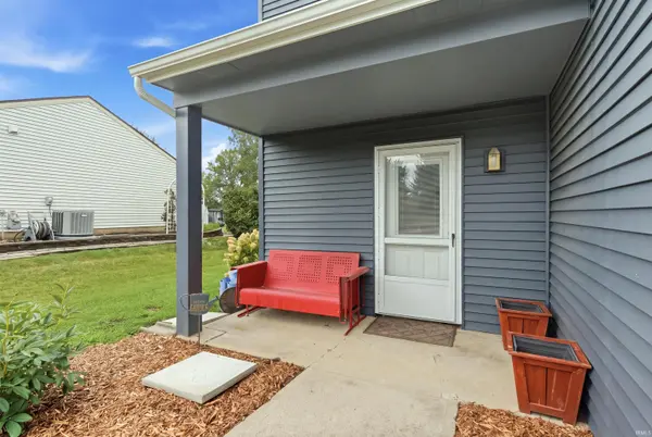 2115 Cortez DR, Kendallville, IN 46755-3008