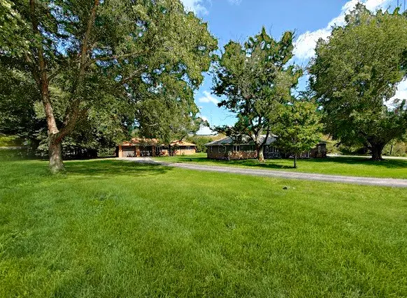 1106 E PEARL DR, Mahomet, IL 61853