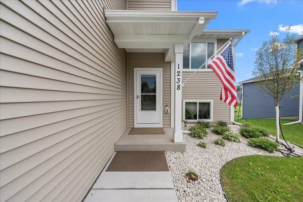 1238 Compton AVE, River Falls, WI 54022