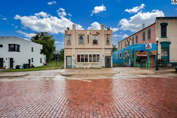 205 S West Ave, Lyons, KS 67554