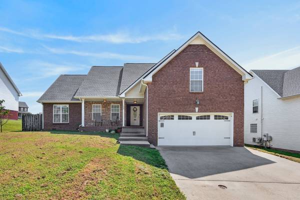 1809 Patricia Dr, Clarksville, TN 37040