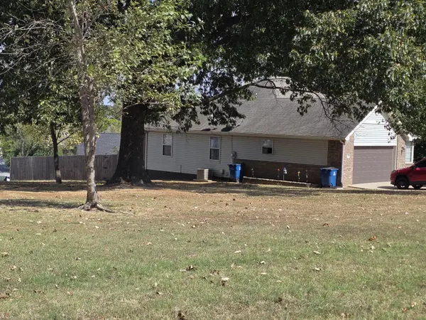 1704 Rosewood RD, Neosho, MO 64850