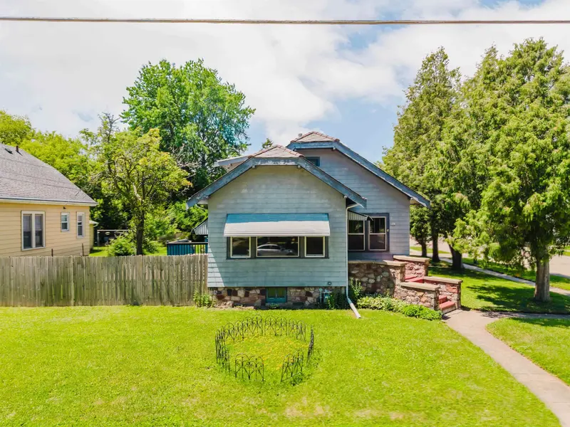 841 MT VERNON ST, Oshkosh, WI 54901