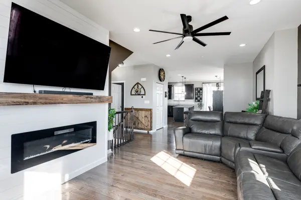 2961 Madison DR, Naperville, IL 60564