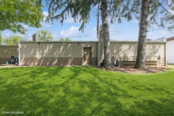 2019-2025 Main Street RD, Spring Grove, IL 60081