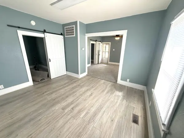 305 W Kansas Ave, Medicine Lodge, KS 67104