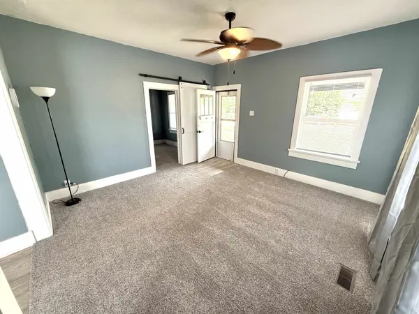 305 W Kansas Ave, Medicine Lodge, KS 67104