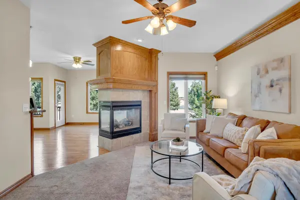 615 Autumn Glen Ct, Newton, KS 67114