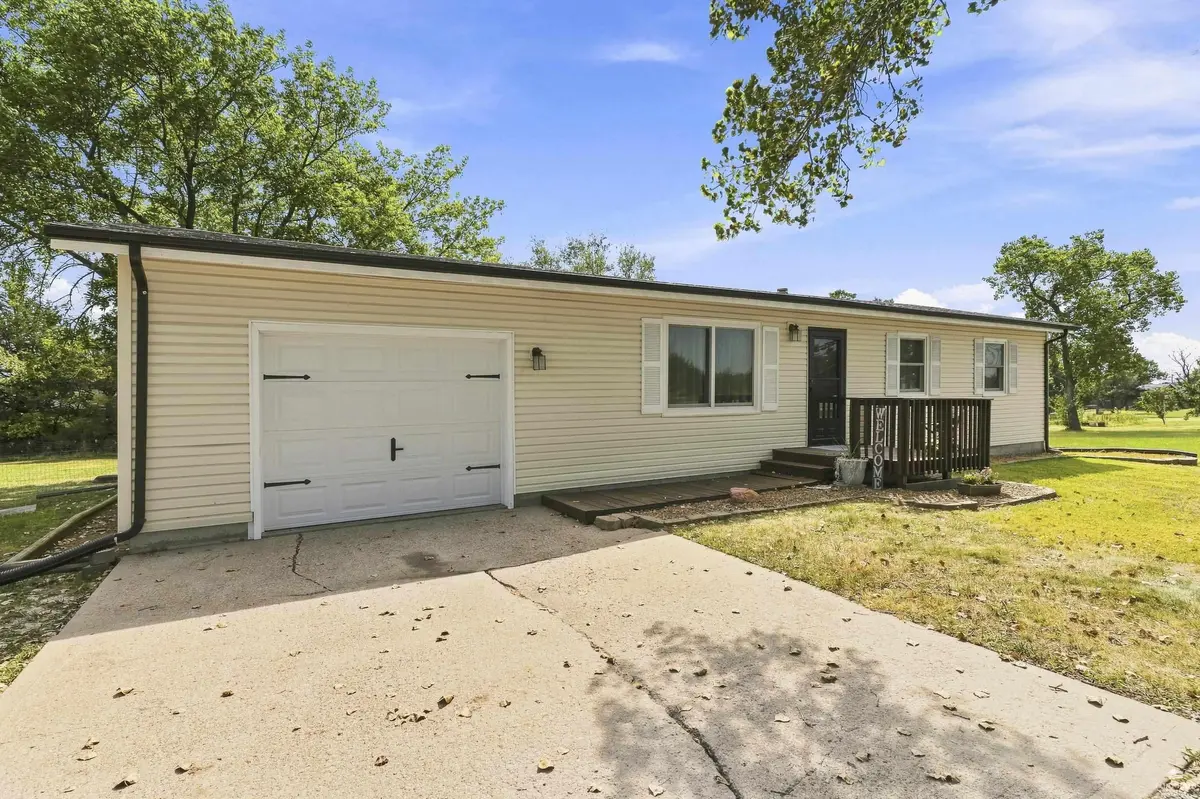 604 N Scott DR, Westmoreland, KS 66549