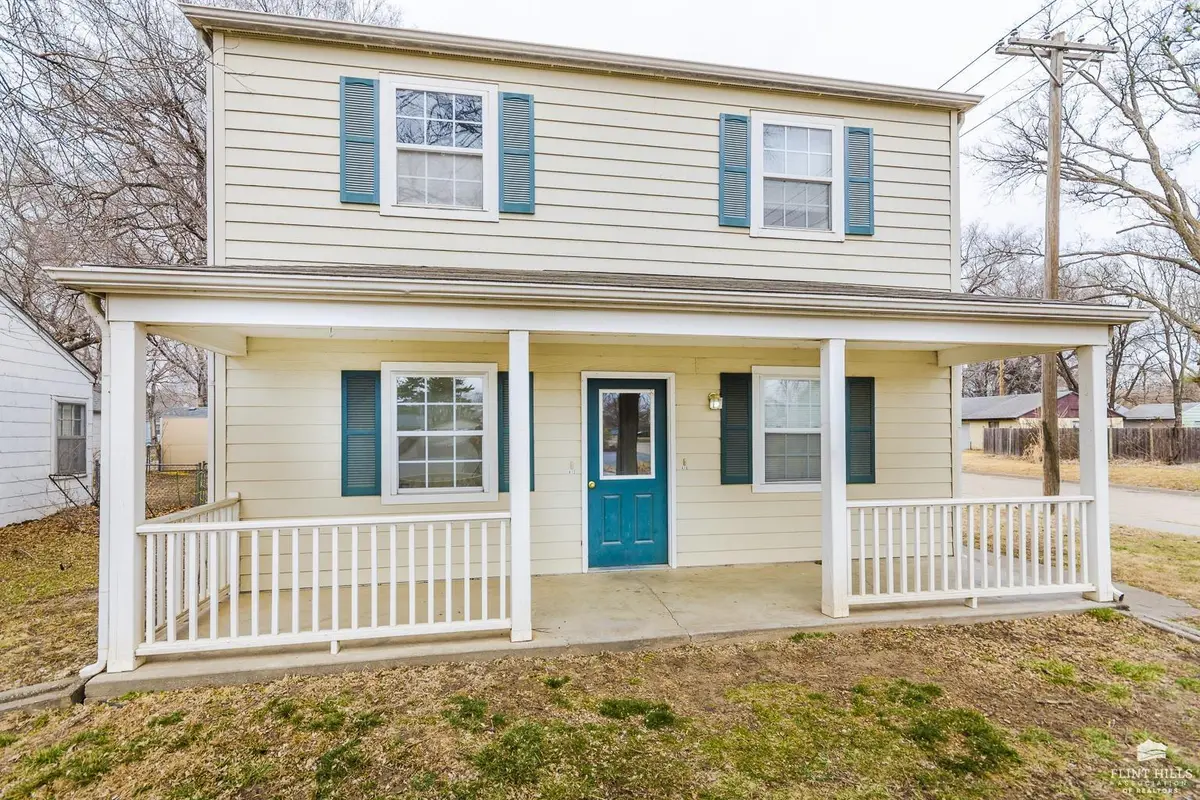 410 S 15th ST, Manhattan, KS 66502