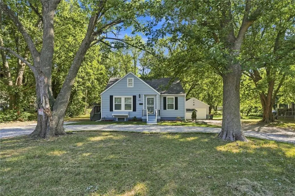 6315 E Red Bridge RD, Kansas City, MO 64134