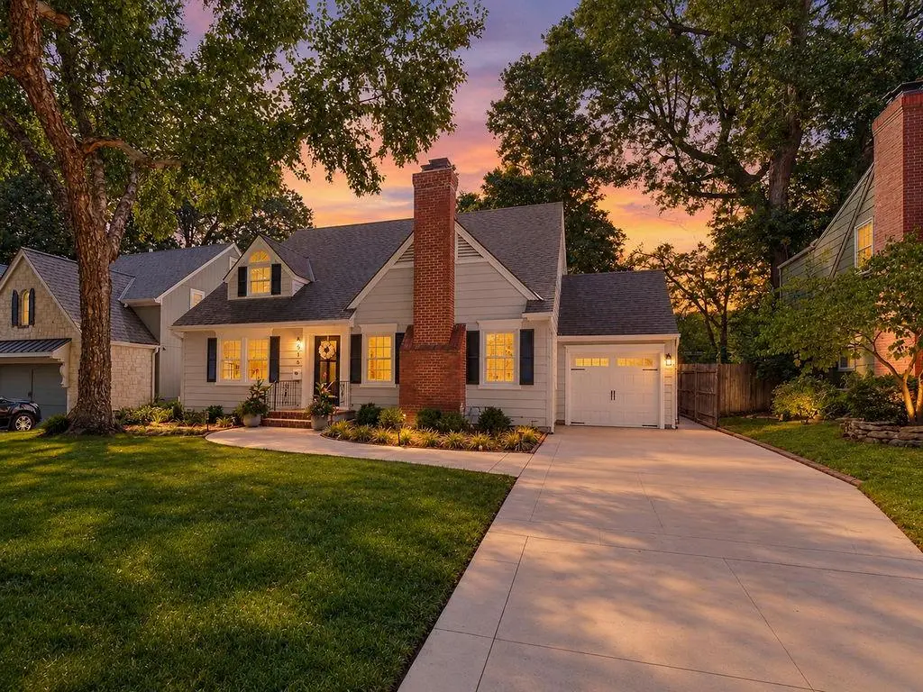 5516 Fairway RD, Fairway, KS 66205