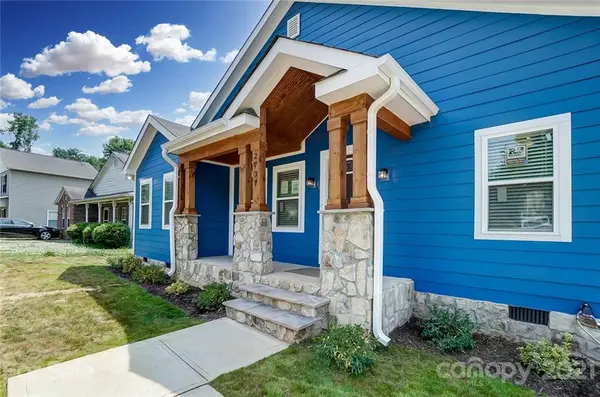 2737 Celia AVE, Charlotte, NC 28216