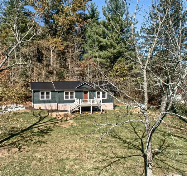 154 Allen DR, Fletcher, NC 28732