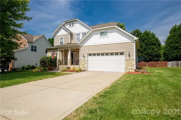 2224 Iron Works DR, Lake Wylie, SC 29710