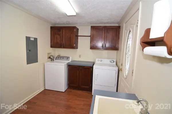 5930 Leil RD, Hickory, NC 28602